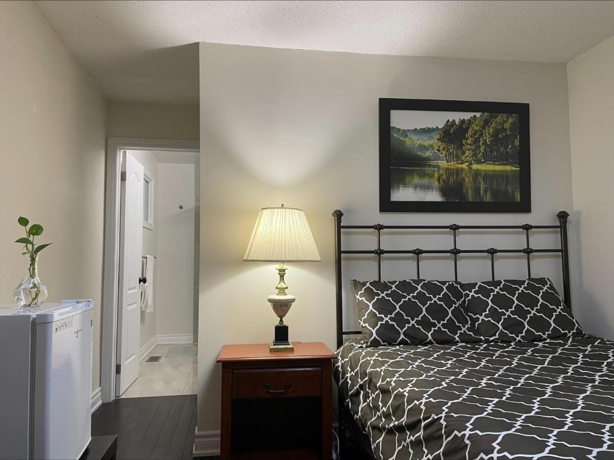 77 Nice And Warm Series Rooms โตรอนโต ภายนอก รูปภาพ