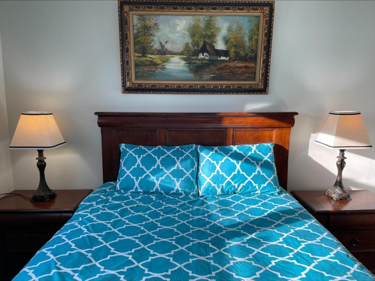 77 Nice And Warm Series Rooms โตรอนโต ภายนอก รูปภาพ