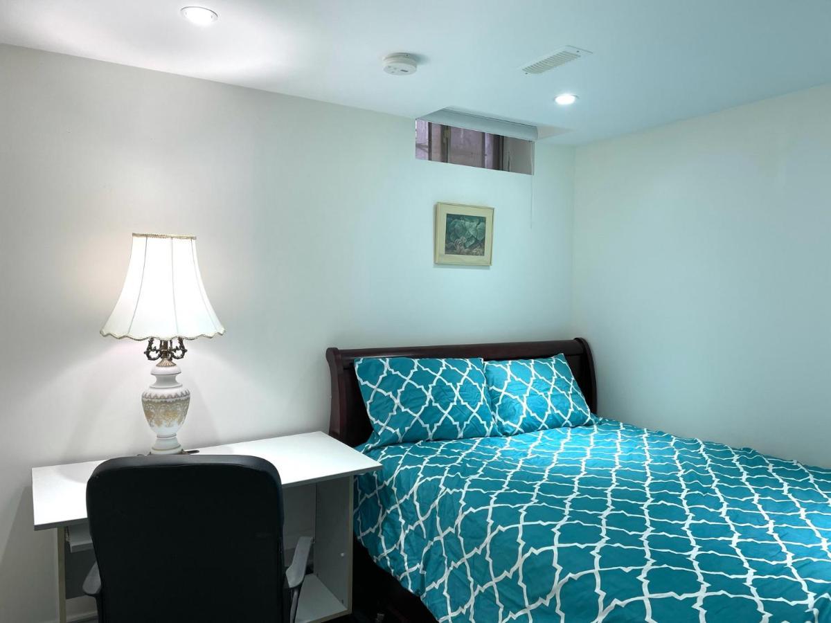 77 Nice And Warm Series Rooms โตรอนโต ภายนอก รูปภาพ