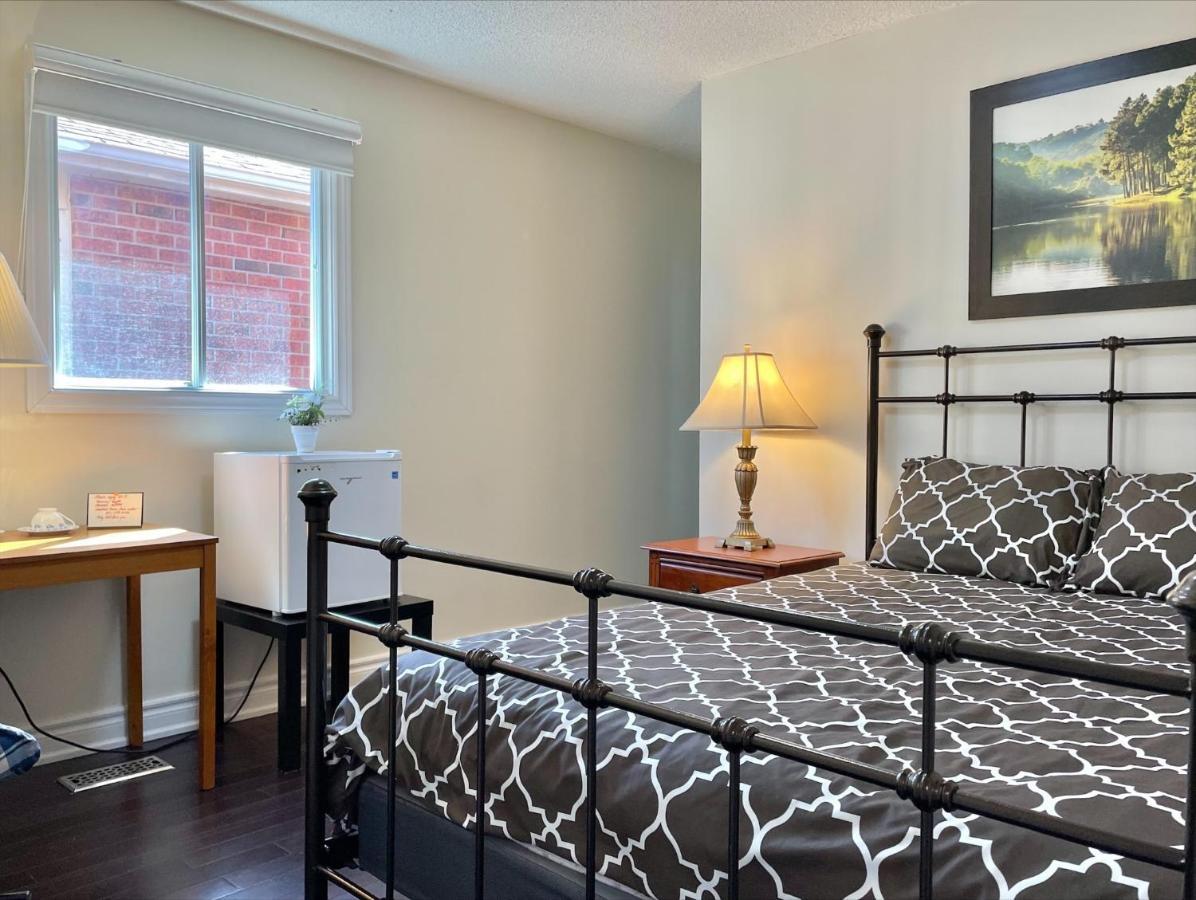 77 Nice And Warm Series Rooms โตรอนโต ภายนอก รูปภาพ
