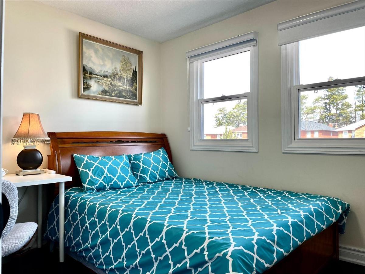 77 Nice And Warm Series Rooms โตรอนโต ภายนอก รูปภาพ