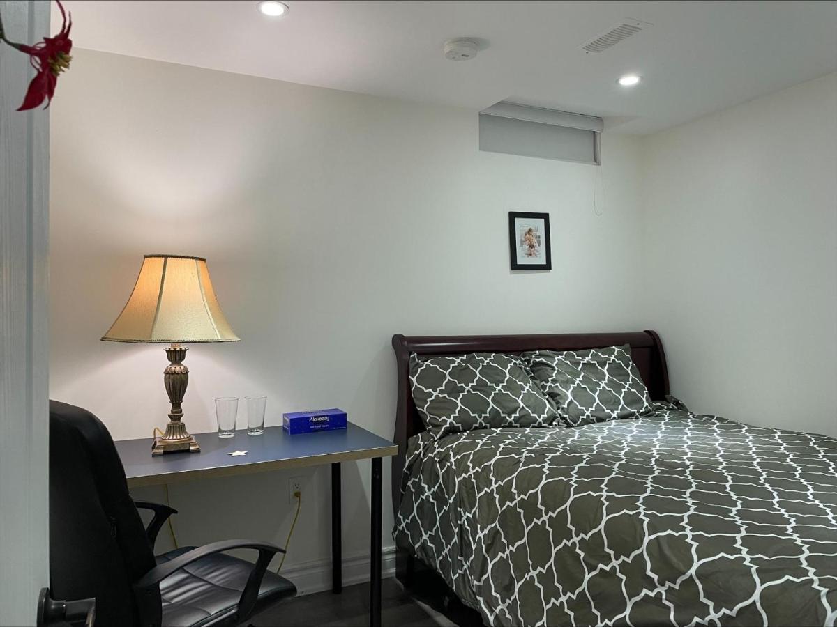 77 Nice And Warm Series Rooms โตรอนโต ภายนอก รูปภาพ